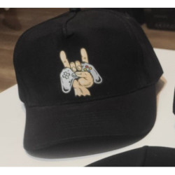 CZAPKA Z DASZKIEM NOWA MOTYW GRACZA